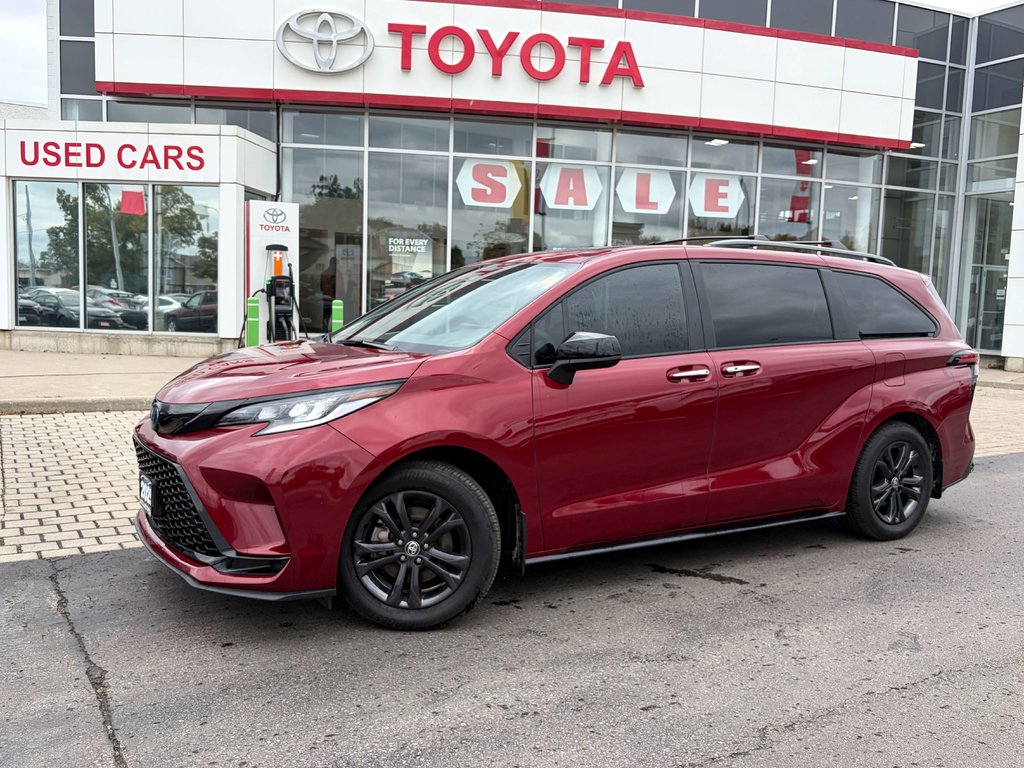 2025 Toyota Sienna XSE in Niagara Falls, Ontario - 1 - w1024h768px