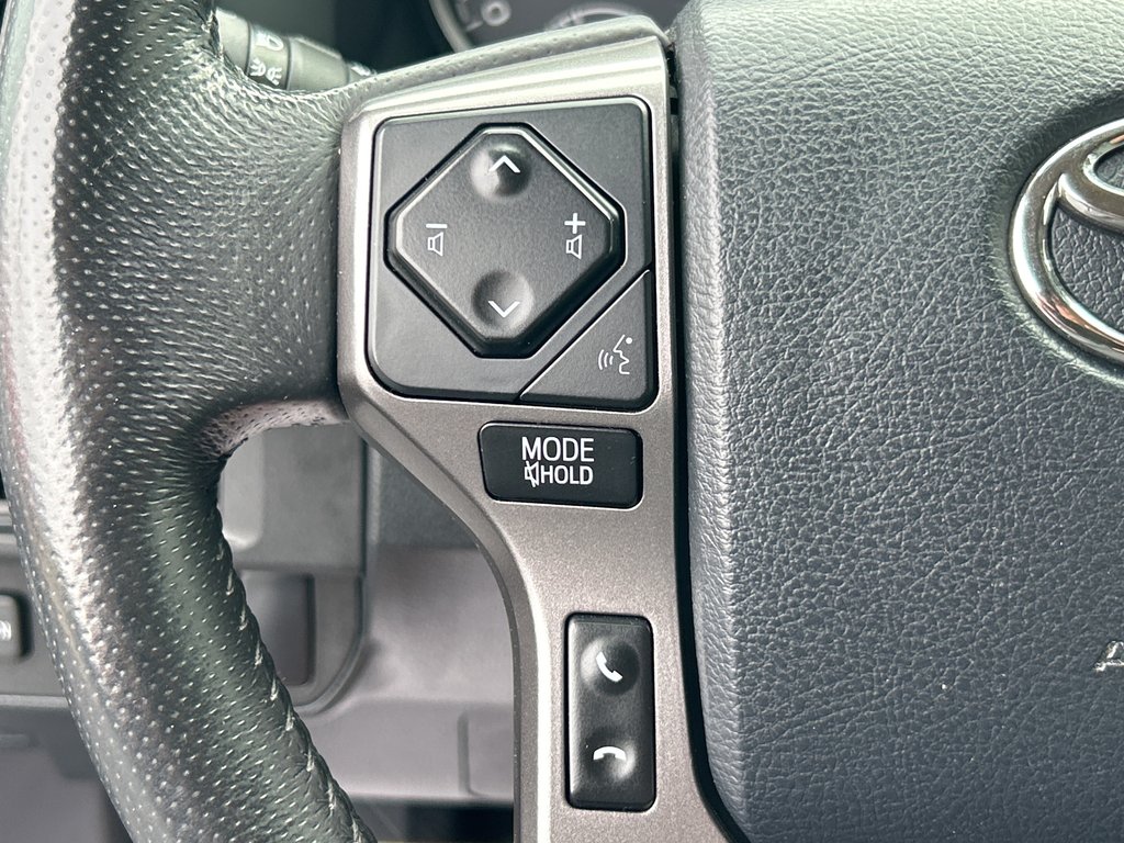 2018 Toyota Tacoma SR5 in Niagara Falls, Ontario - 14 - w1024h768px