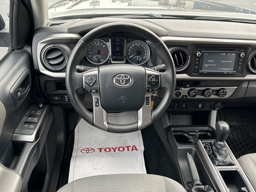 2018 Toyota Tacoma SR5 in Niagara Falls, Ontario - 10 - w1024h768px