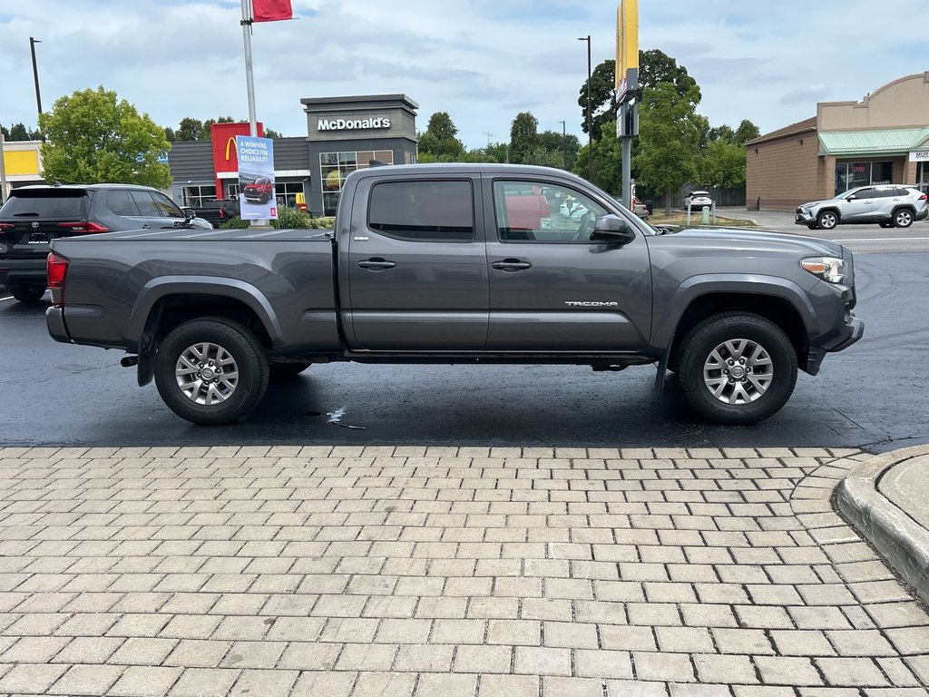 2018 Toyota Tacoma SR5 in Niagara Falls, Ontario - 7 - w1024h768px