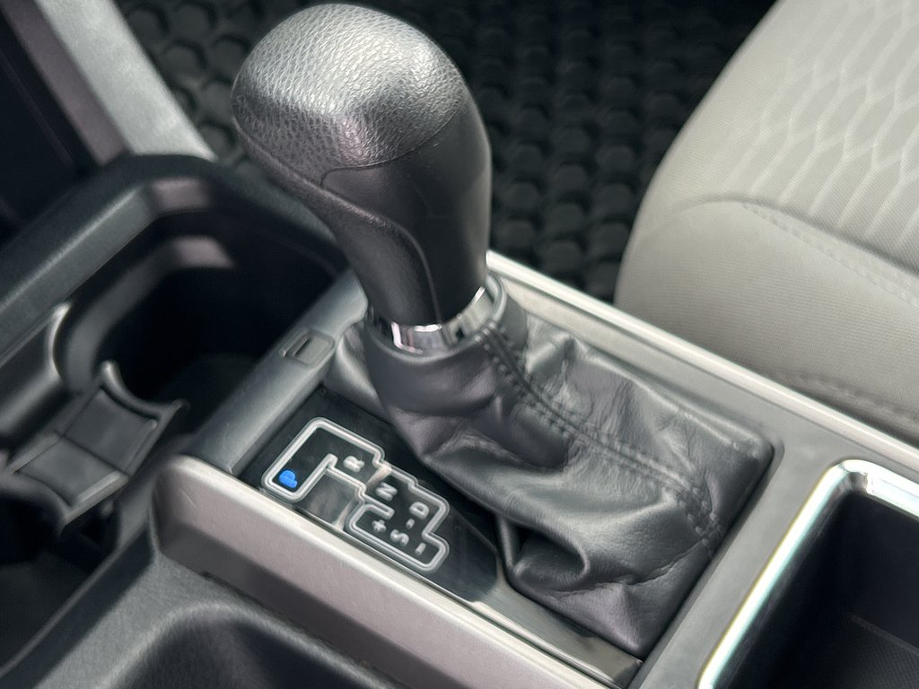 2018 Toyota Tacoma SR5 in Niagara Falls, Ontario - 16 - w1024h768px