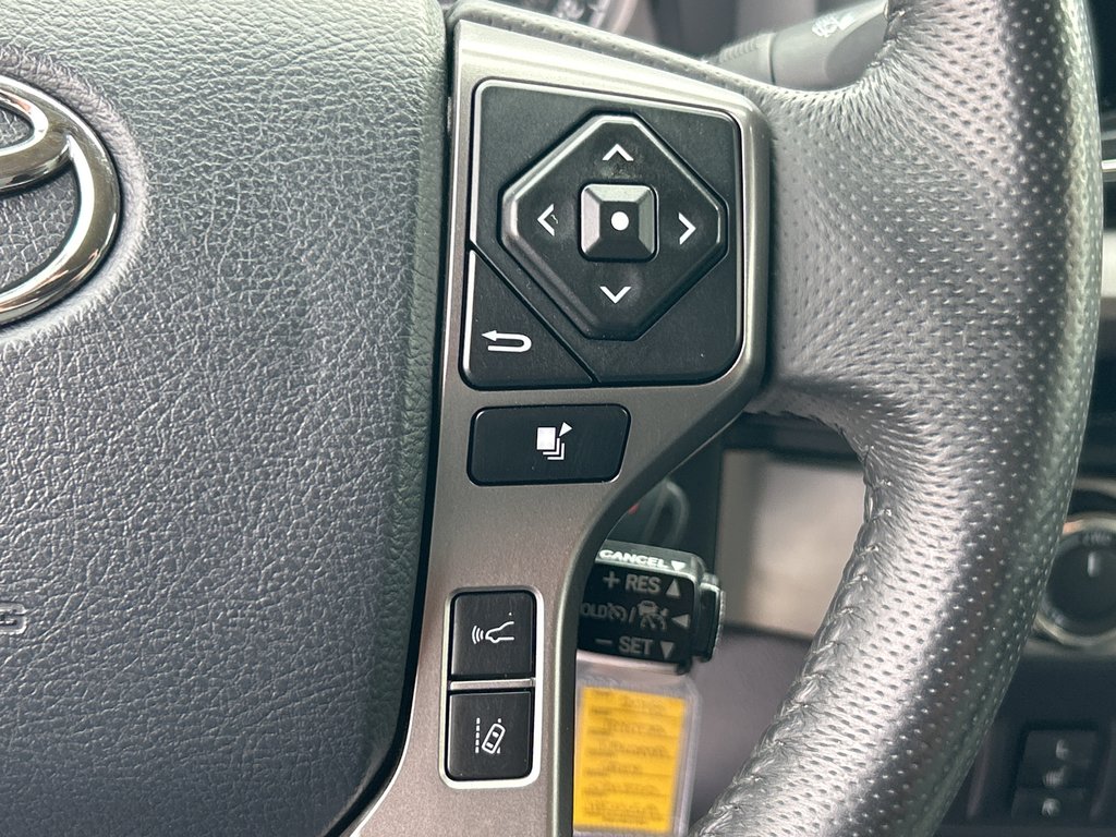 2018 Toyota Tacoma SR5 in Niagara Falls, Ontario - 15 - w1024h768px