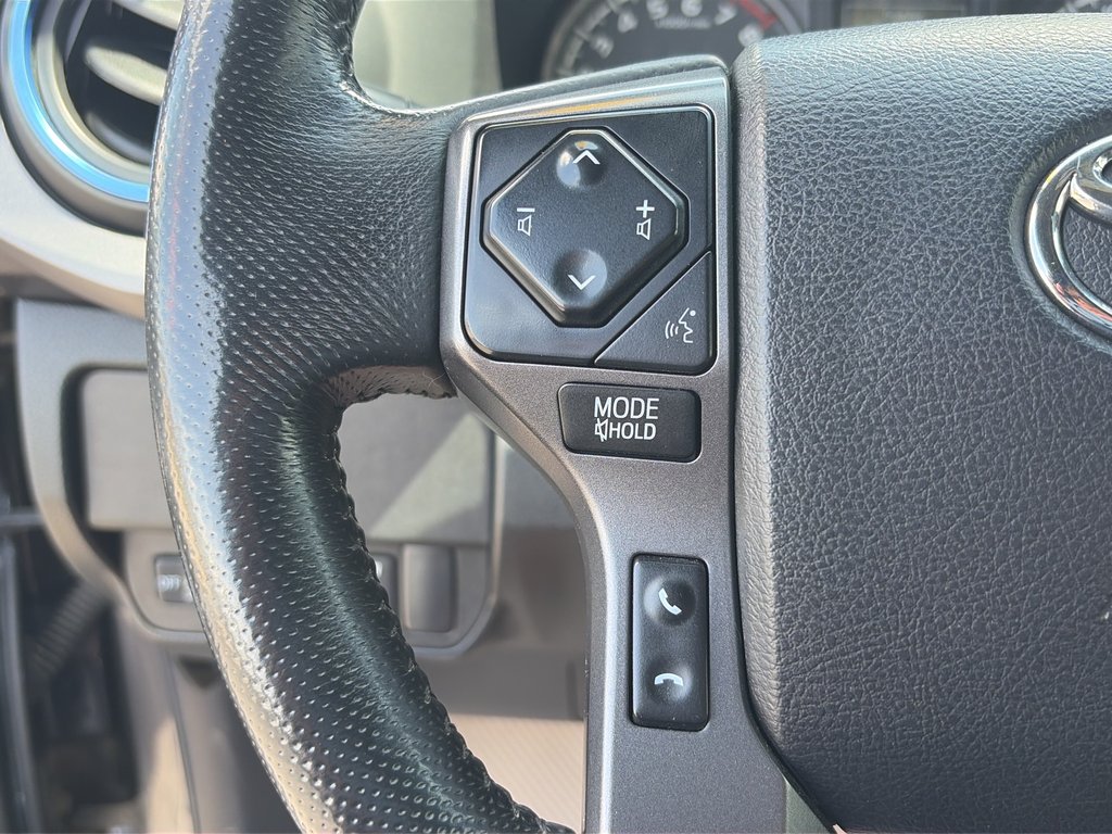 2021 Toyota Tacoma 4WD DOUBLE AT in Niagara Falls, Ontario - 13 - w1024h768px