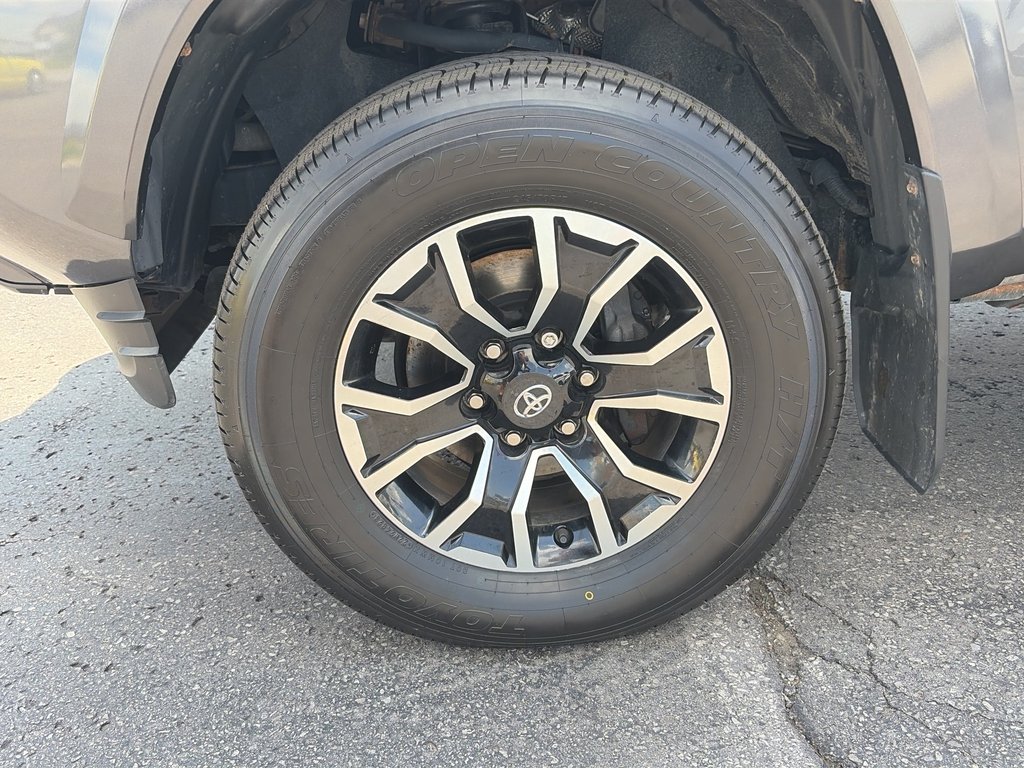 2021 Toyota Tacoma 4WD DOUBLE AT in Niagara Falls, Ontario - 21 - w1024h768px