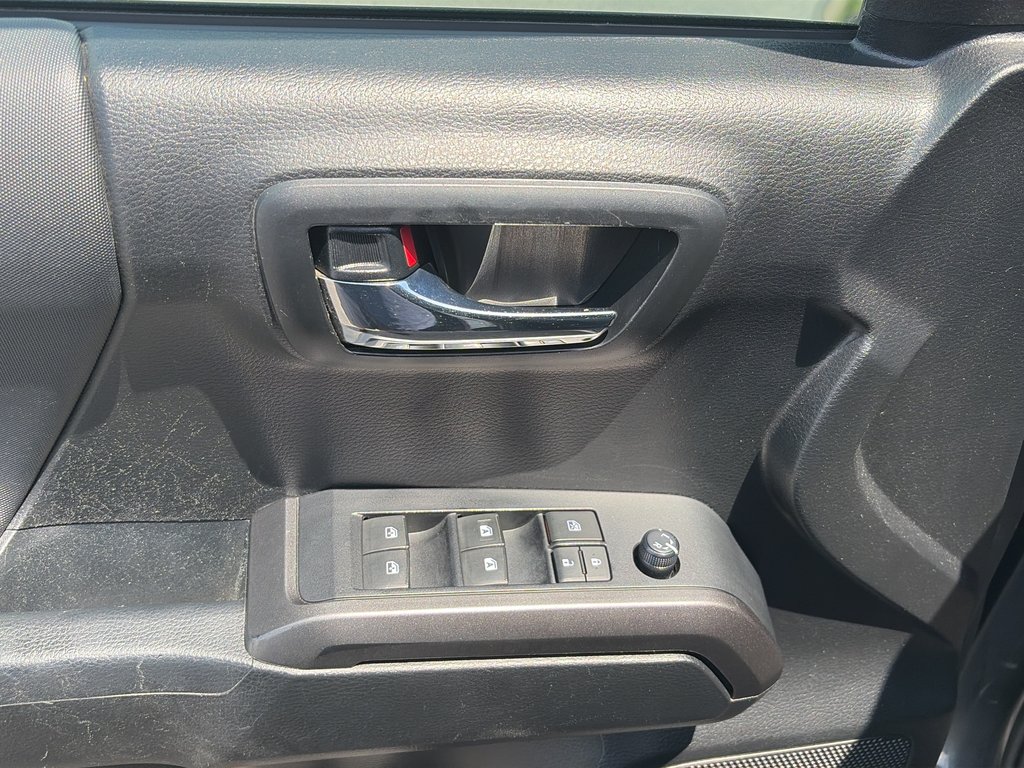 2021 Toyota Tacoma 4WD DOUBLE AT in Niagara Falls, Ontario - 8 - w1024h768px