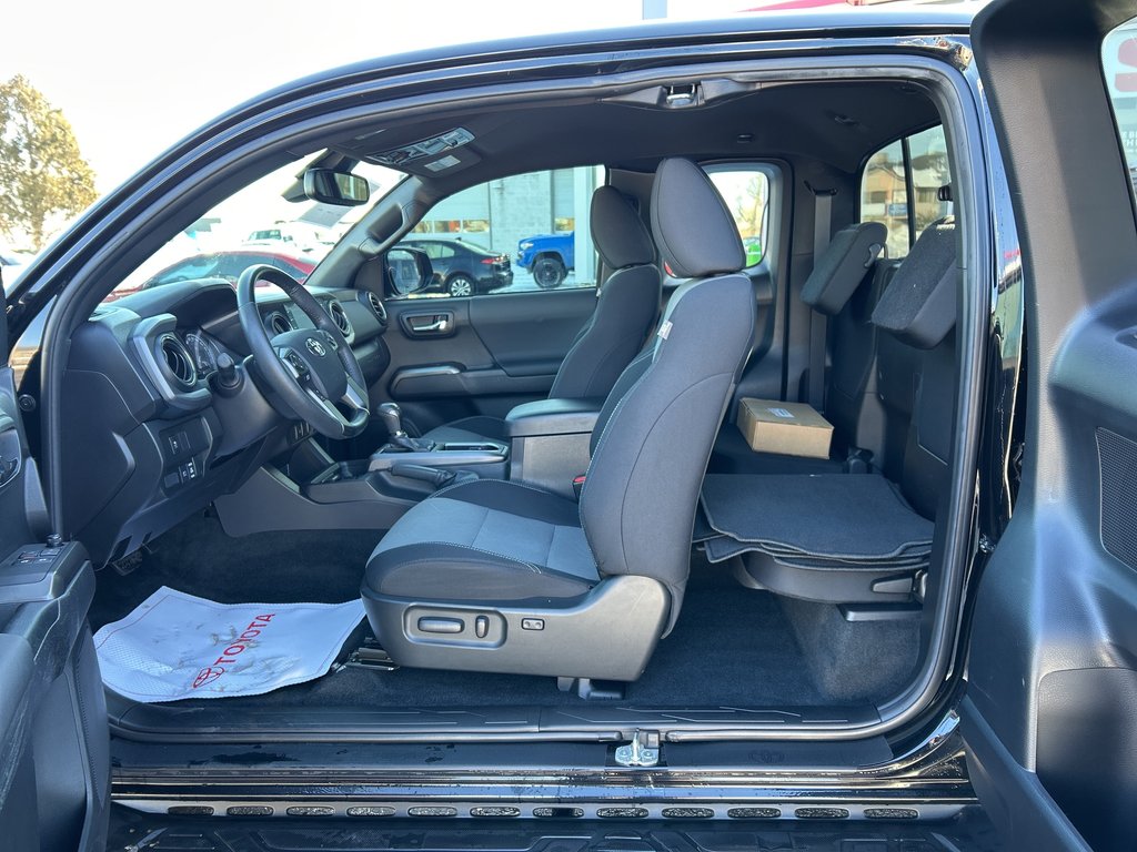 2022 Toyota Tacoma 4WD ACCESS AT in Niagara Falls, Ontario - 10 - w1024h768px