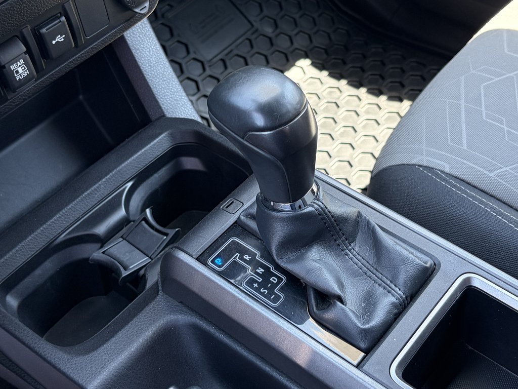 2022 Toyota Tacoma 4WD DBL AT in Niagara Falls, Ontario - 15 - w1024h768px