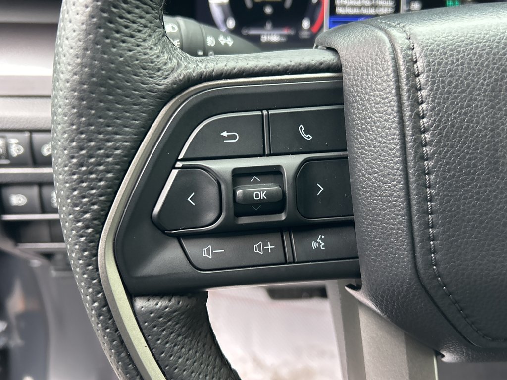 2025 Toyota Tacoma 4WD DBL AT in Niagara Falls, Ontario - 14 - w1024h768px