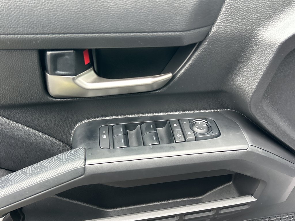 2025 Toyota Tacoma 4WD DBL AT in Niagara Falls, Ontario - 9 - w1024h768px