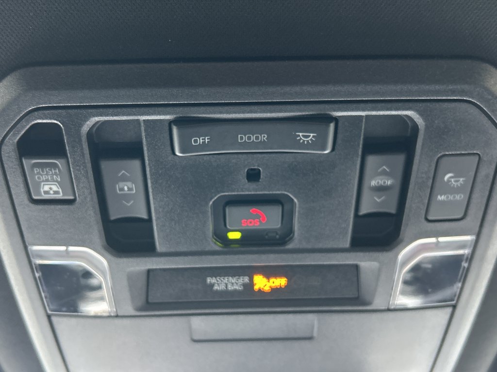 2023 Toyota Tundra Platinum in Niagara Falls, Ontario - 22 - w1024h768px