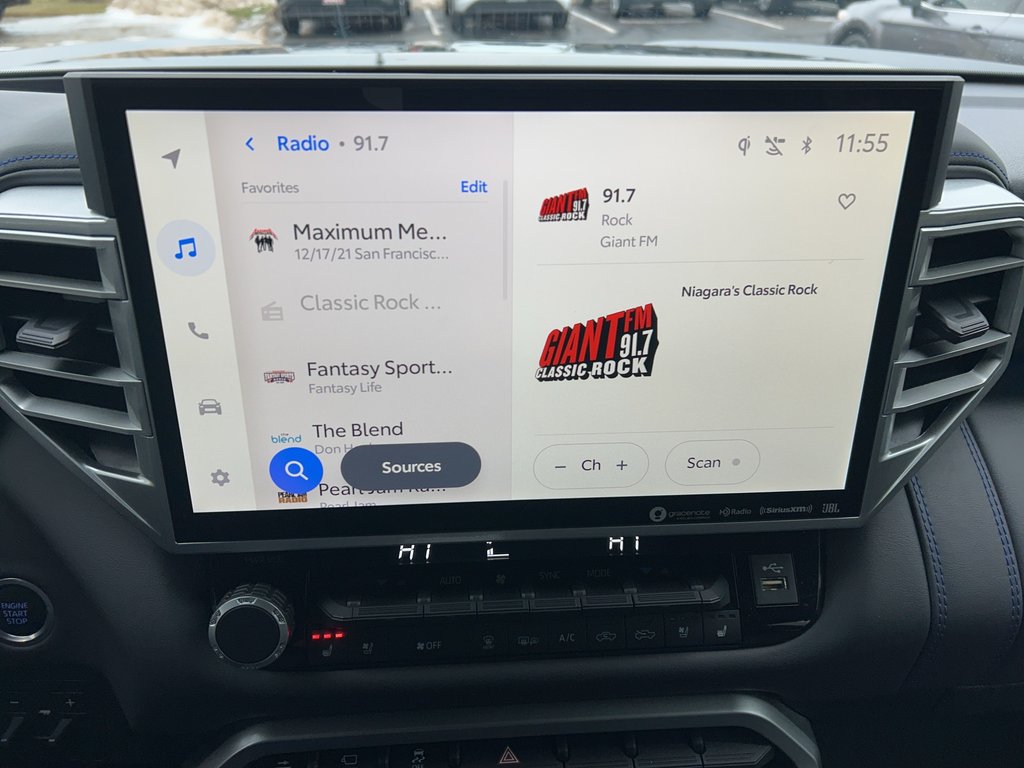 2023 Toyota Tundra Platinum in Niagara Falls, Ontario - 16 - w1024h768px