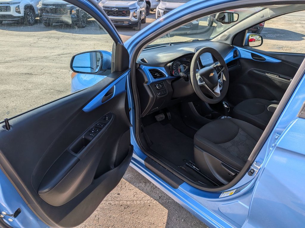 Chevrolet Spark LT 2018 à Chandler, Québec - 6 - w1024h768px