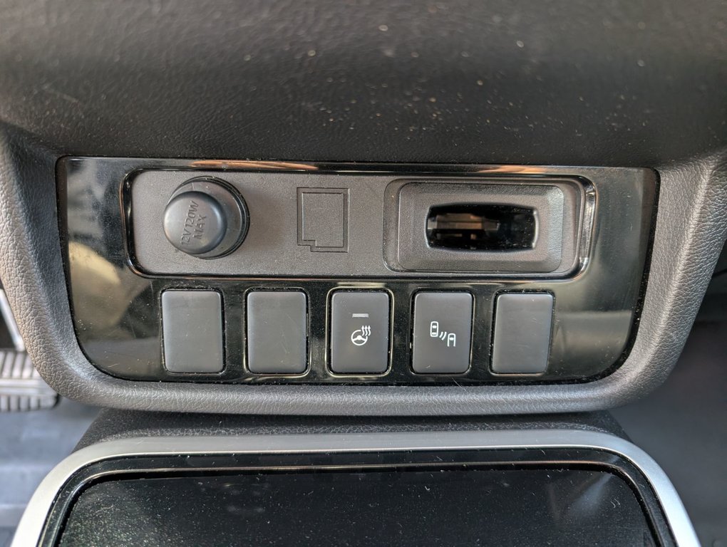 2017 Mitsubishi Outlander ES in Chandler, Quebec - 13 - w1024h768px