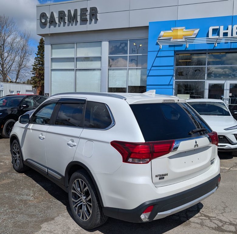 2017 Mitsubishi Outlander ES in Chandler, Quebec - 5 - w1024h768px