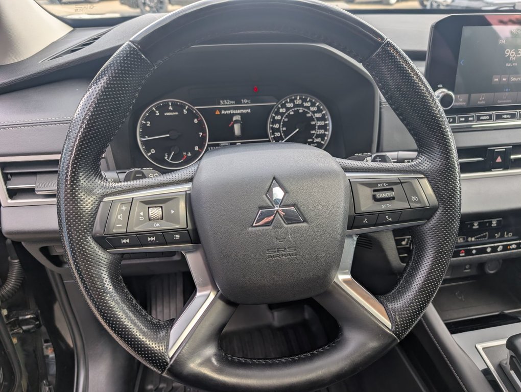 2022 Mitsubishi Outlander SE in Chandler, Quebec - 8 - w1024h768px