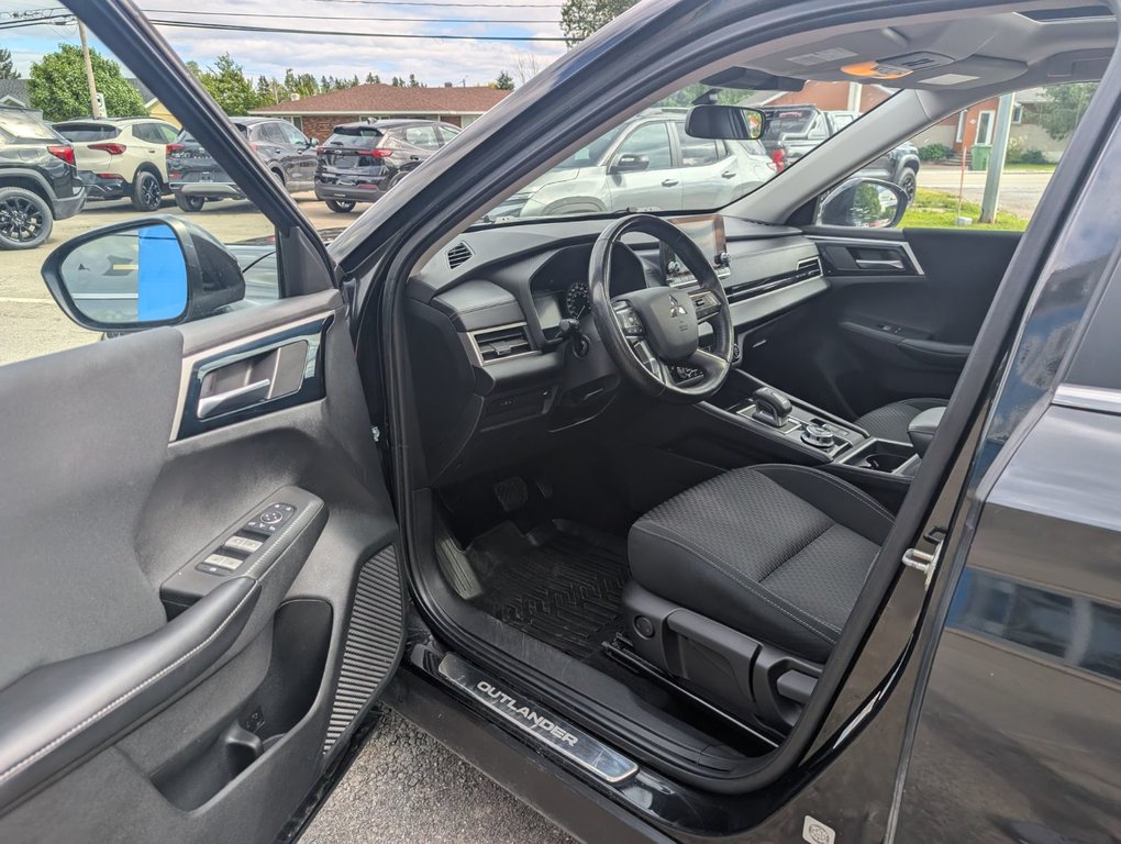 2022 Mitsubishi Outlander SE in Chandler, Quebec - 5 - w1024h768px