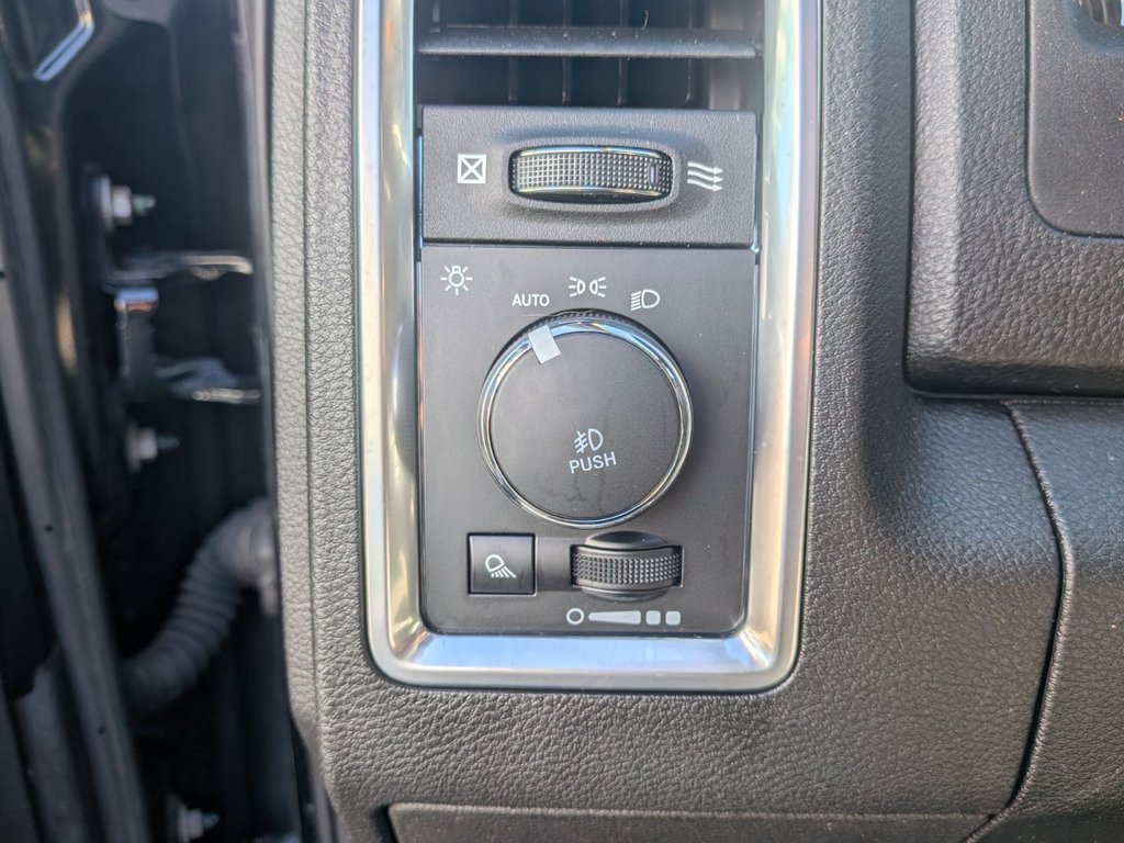 2021 Ram 1500 Classic Warlock in Chandler, Quebec - 9 - w1024h768px