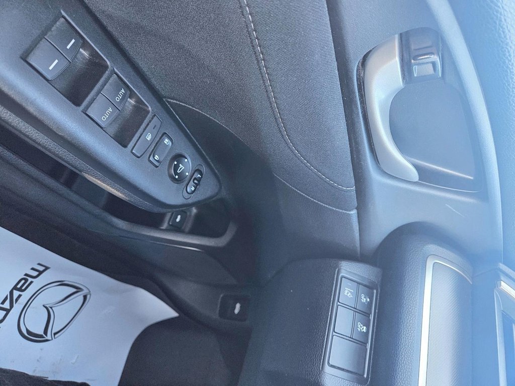 Honda Civic Sedan  2019 à Jonquière, Québec - 12 - w1024h768px