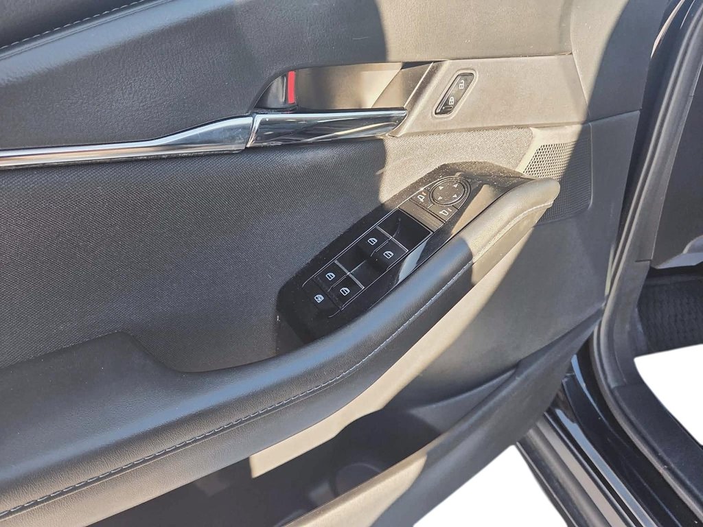 2023 Mazda CX-30 GS in Chicoutimi, Quebec - 13 - w1024h768px