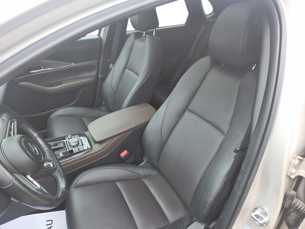 2023 Mazda CX-30 in Baie-Comeau, Quebec - 15 - w1024h768px
