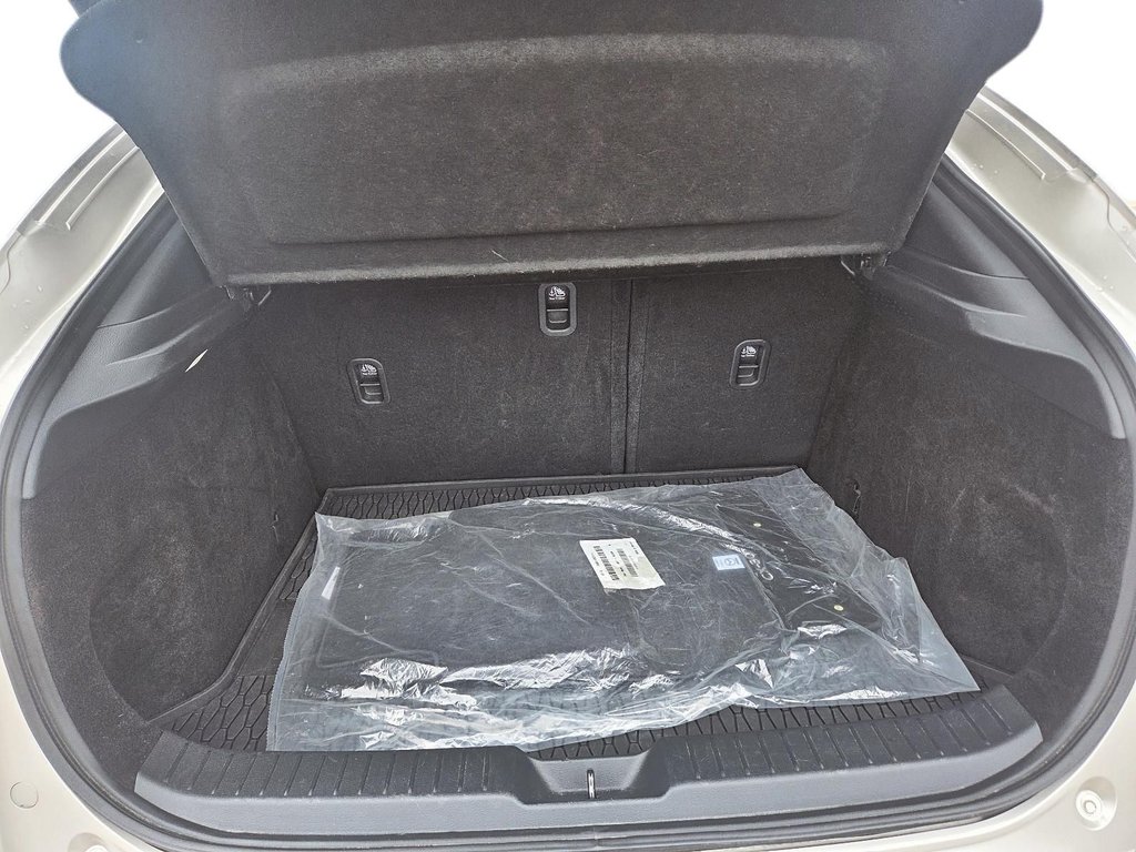2023 Mazda CX-30 in Baie-Comeau, Quebec - 13 - w1024h768px