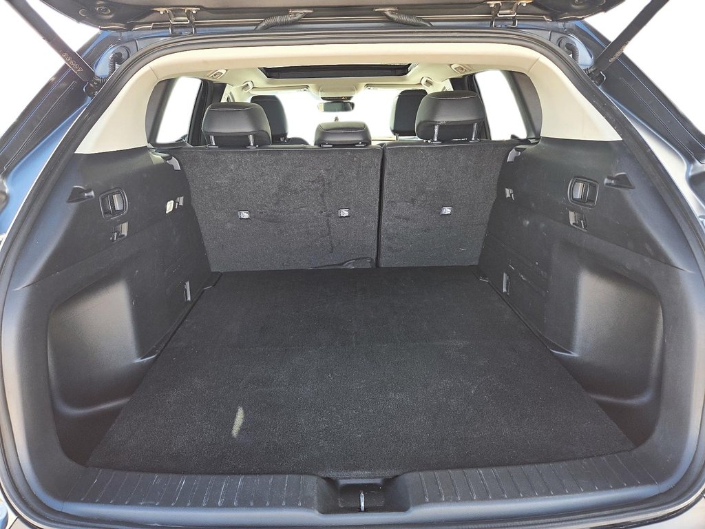 2025 Mazda CX-50 in Sept-Îles, Quebec - 8 - w1024h768px