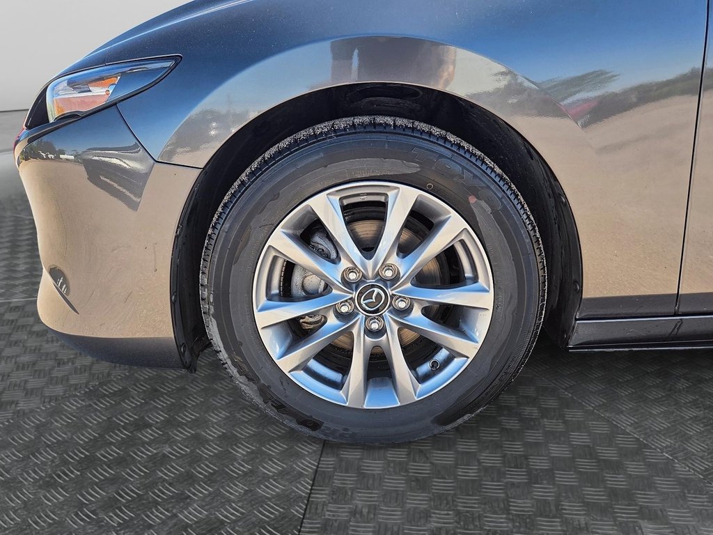2023 Mazda 3 Sport in Baie-Comeau, Quebec - 9 - w1024h768px