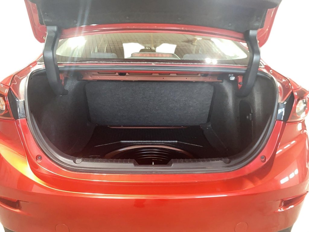 2017 Mazda 3 GX in Chicoutimi, Quebec - 5 - w1024h768px