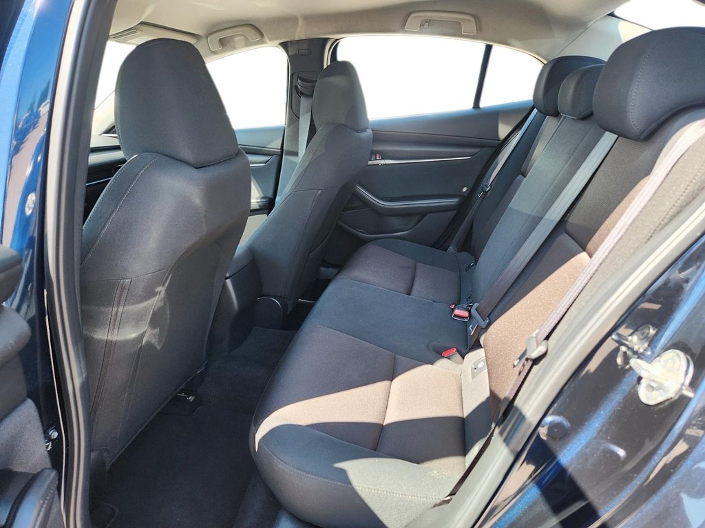 2021 Mazda 3 GX in Chicoutimi, Quebec - 12 - w1024h768px