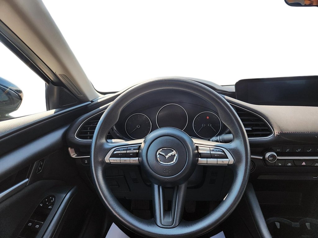 2021 Mazda 3 GX in Chicoutimi, Quebec - 14 - w1024h768px