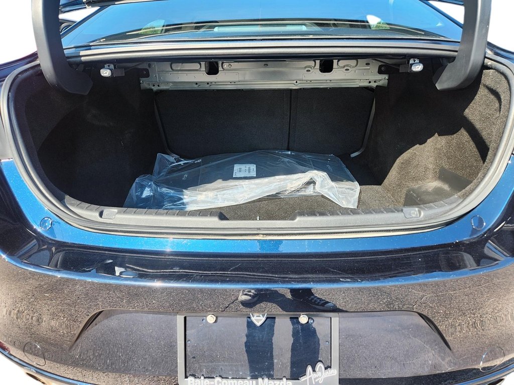 2023 Mazda 3 in Baie-Comeau, Quebec - 8 - w1024h768px