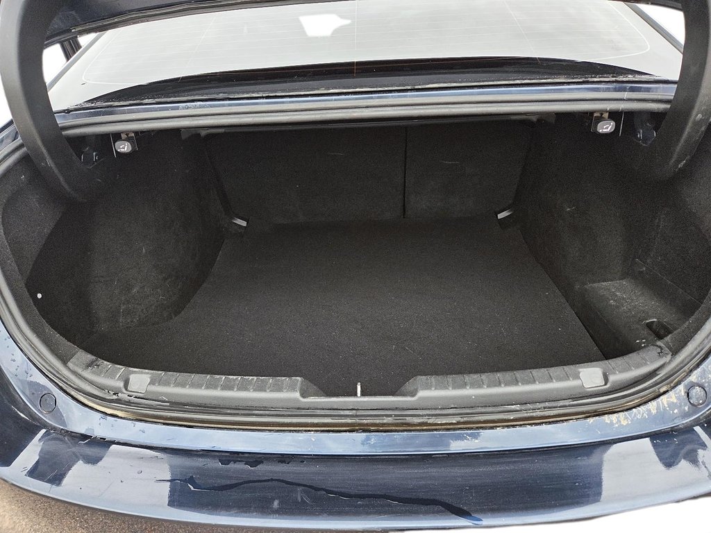 2024 Mazda 3 in Sept-Îles, Quebec - 8 - w1024h768px
