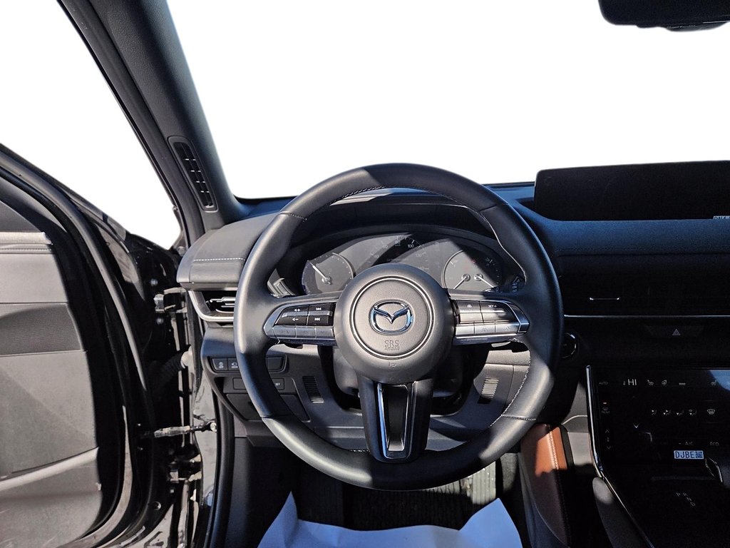 2023 Mazda MX-30 EV in Jonquière, Quebec - 11 - w1024h768px