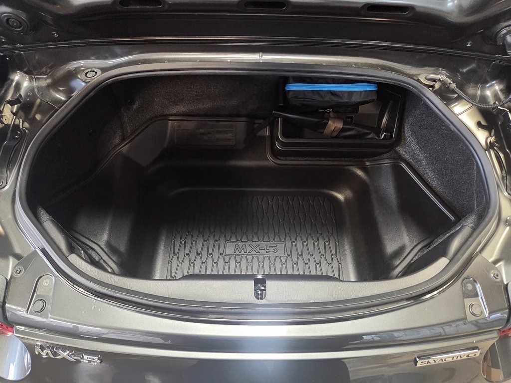 Mazda MX-5 RF  2024 à Jonquière, Québec - 8 - w1024h768px