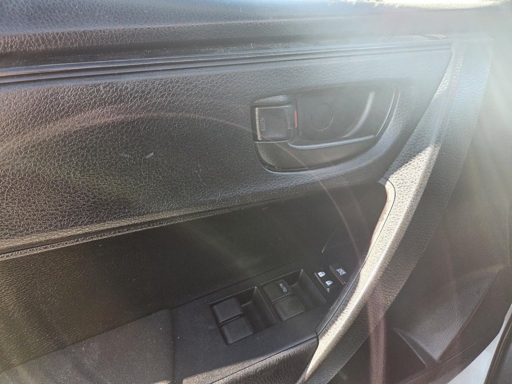 Toyota Corolla  2018 à Sept-Îles, Québec - 11 - w1024h768px