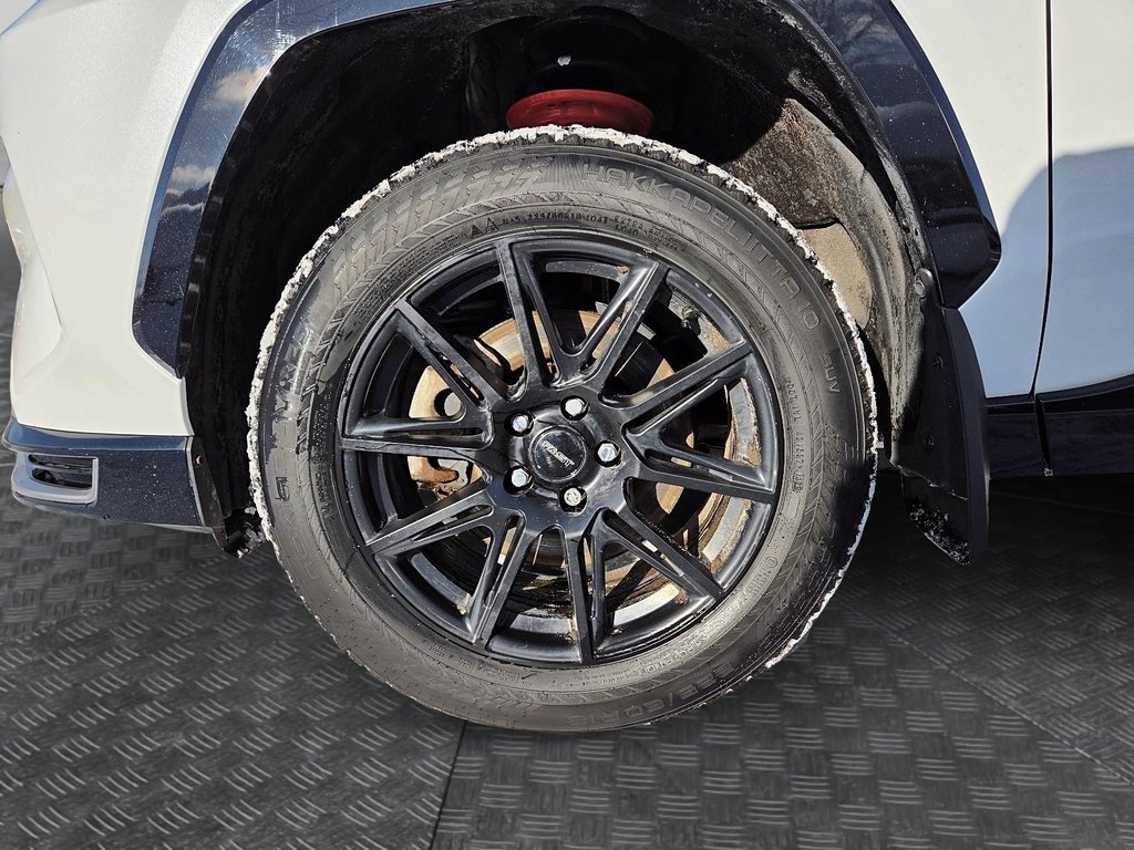 2023 Toyota RAV4 Prime in Jonquière, Quebec - 10 - w1024h768px