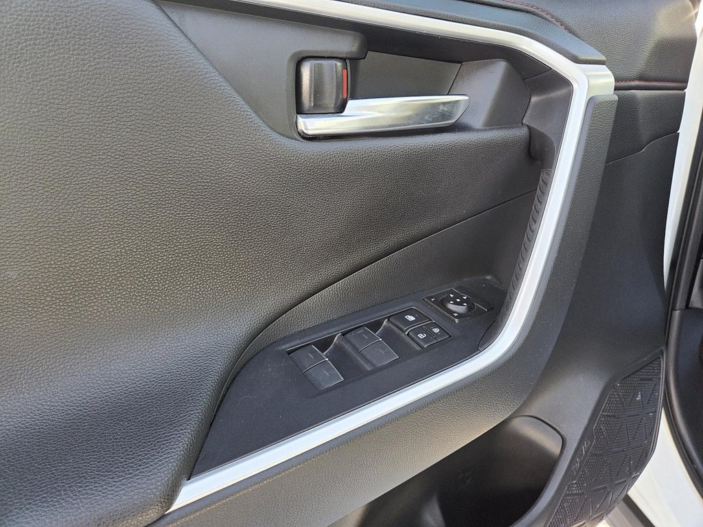 2023 Toyota RAV4 Prime in Jonquière, Quebec - 13 - w1024h768px