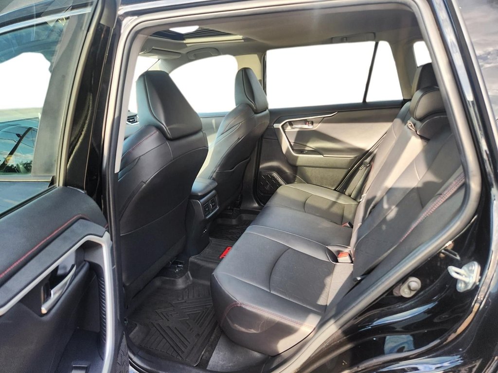 2022 Toyota RAV4 in Jonquière, Quebec - 10 - w1024h768px