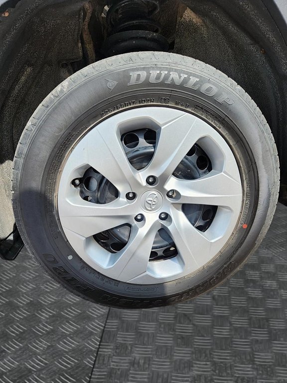 2022 Toyota RAV4 in Baie-Comeau, Quebec - 9 - w1024h768px