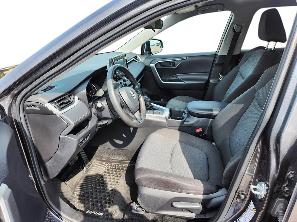 2022 Toyota RAV4 in Baie-Comeau, Quebec - 11 - w1024h768px