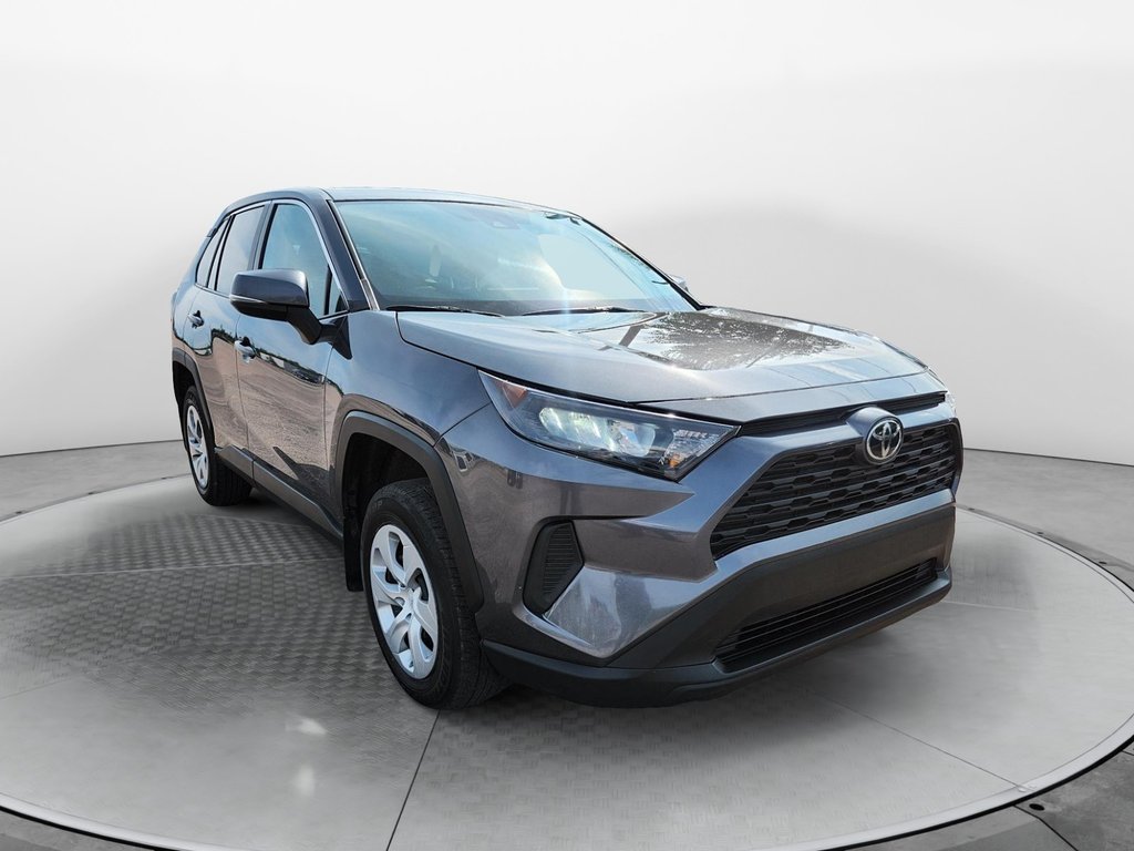 2022 Toyota RAV4 in Baie-Comeau, Quebec - 2 - w1024h768px