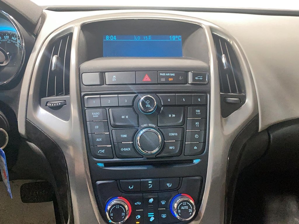 2017 Buick Verano in Baie-Comeau, Quebec - 17 - w1024h768px