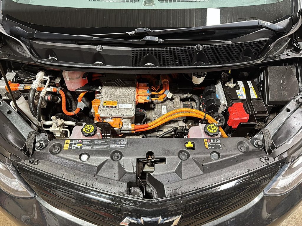 2021 Chevrolet Bolt EV LT in Chicoutimi, Quebec - 8 - w1024h768px