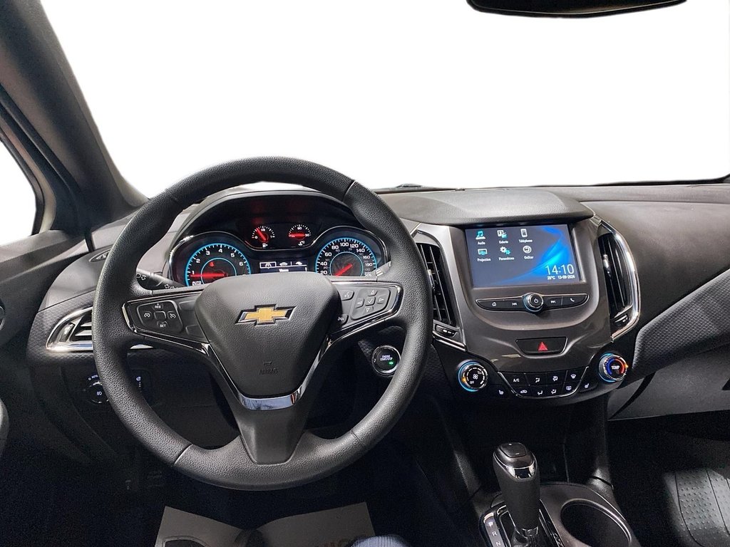 Chevrolet Cruze  2018 à Jonquière, Québec - 10 - w1024h768px