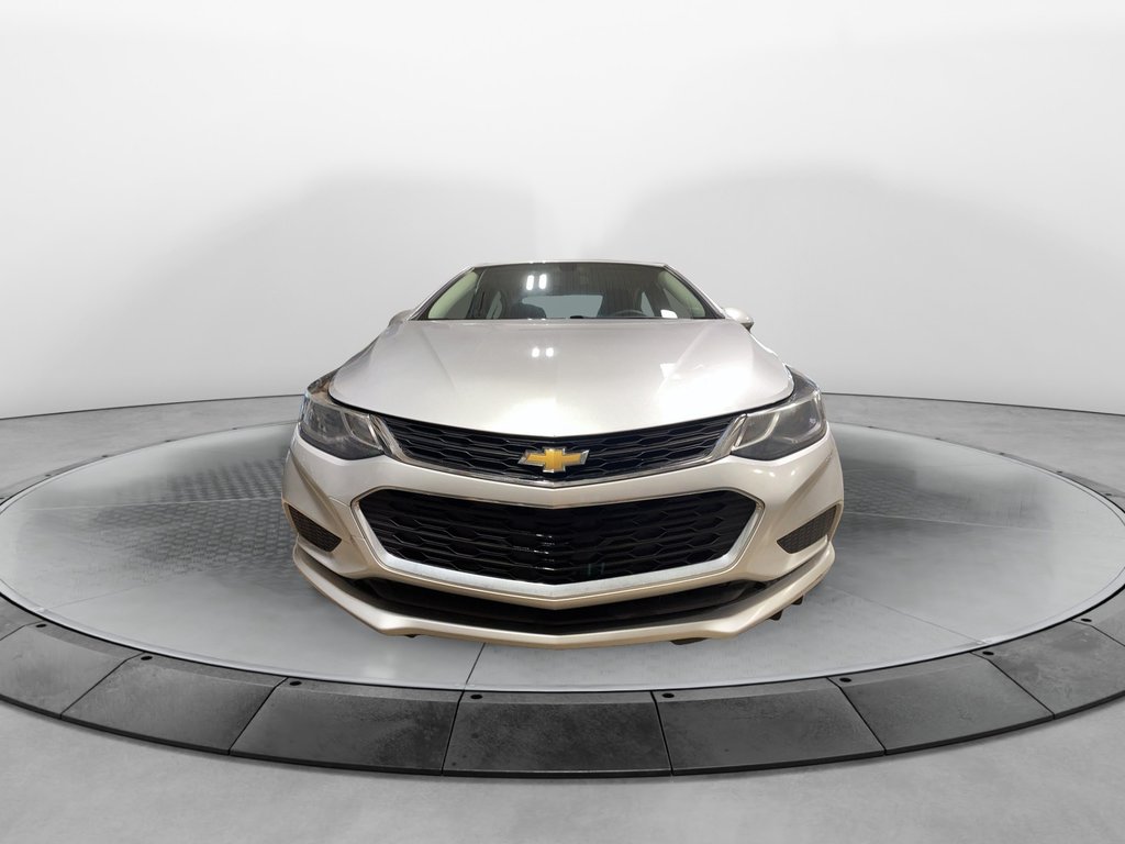 Chevrolet Cruze  2018 à Baie-Comeau, Québec - 2 - w1024h768px