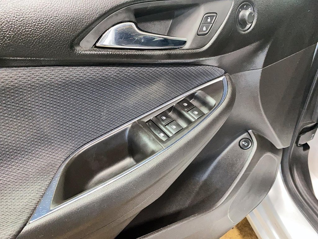Chevrolet Cruze  2018 à Baie-Comeau, Québec - 11 - w1024h768px