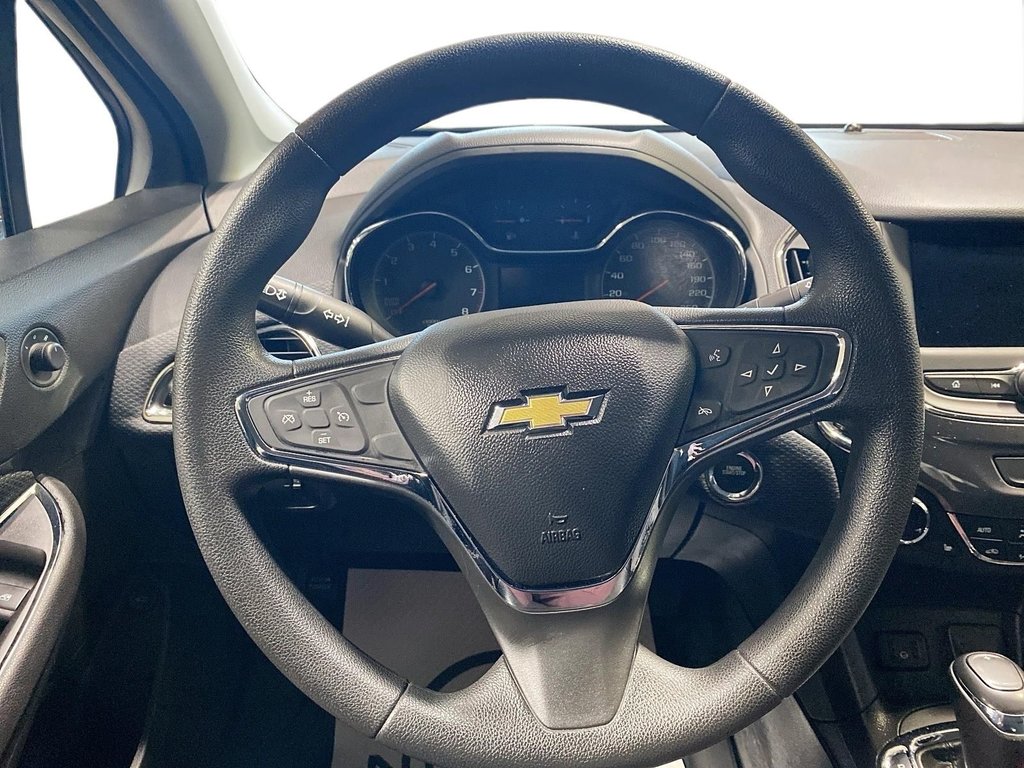 Chevrolet Cruze  2019 à Jonquière, Québec - 12 - w1024h768px