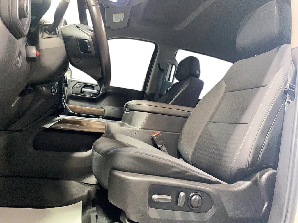 2022 Chevrolet Silverado 1500 LTD in Sept-Îles, Quebec - 8 - w1024h768px