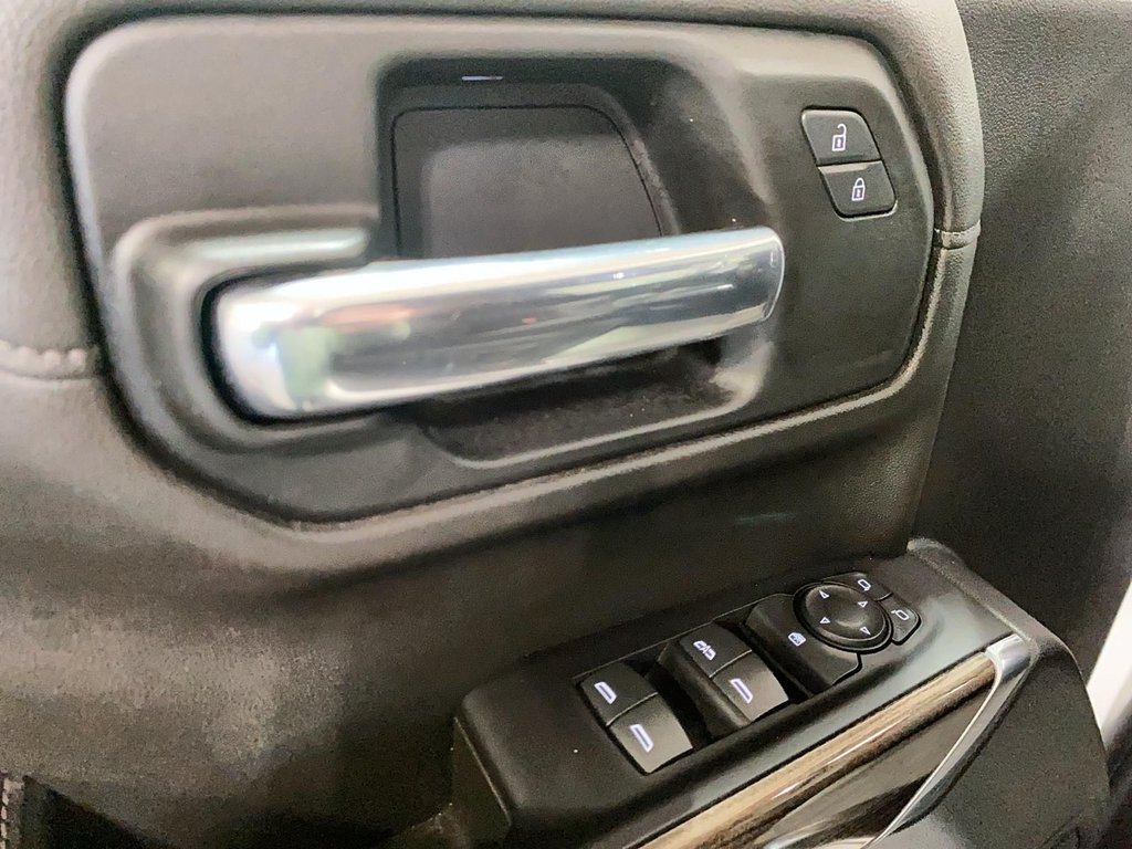 2022 Chevrolet Silverado 1500 LTD in Sept-Îles, Quebec - 10 - w1024h768px