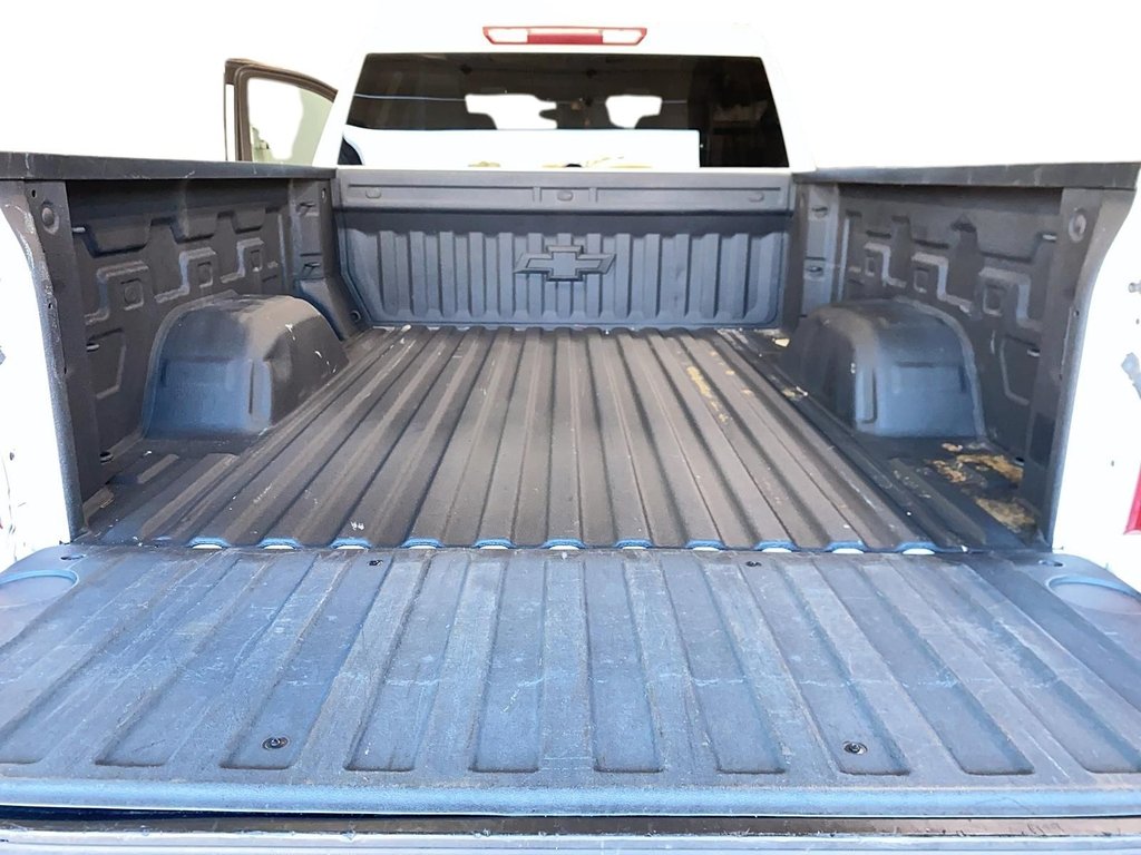 2022 Chevrolet Silverado 1500 LTD in Sept-Îles, Quebec - 15 - w1024h768px